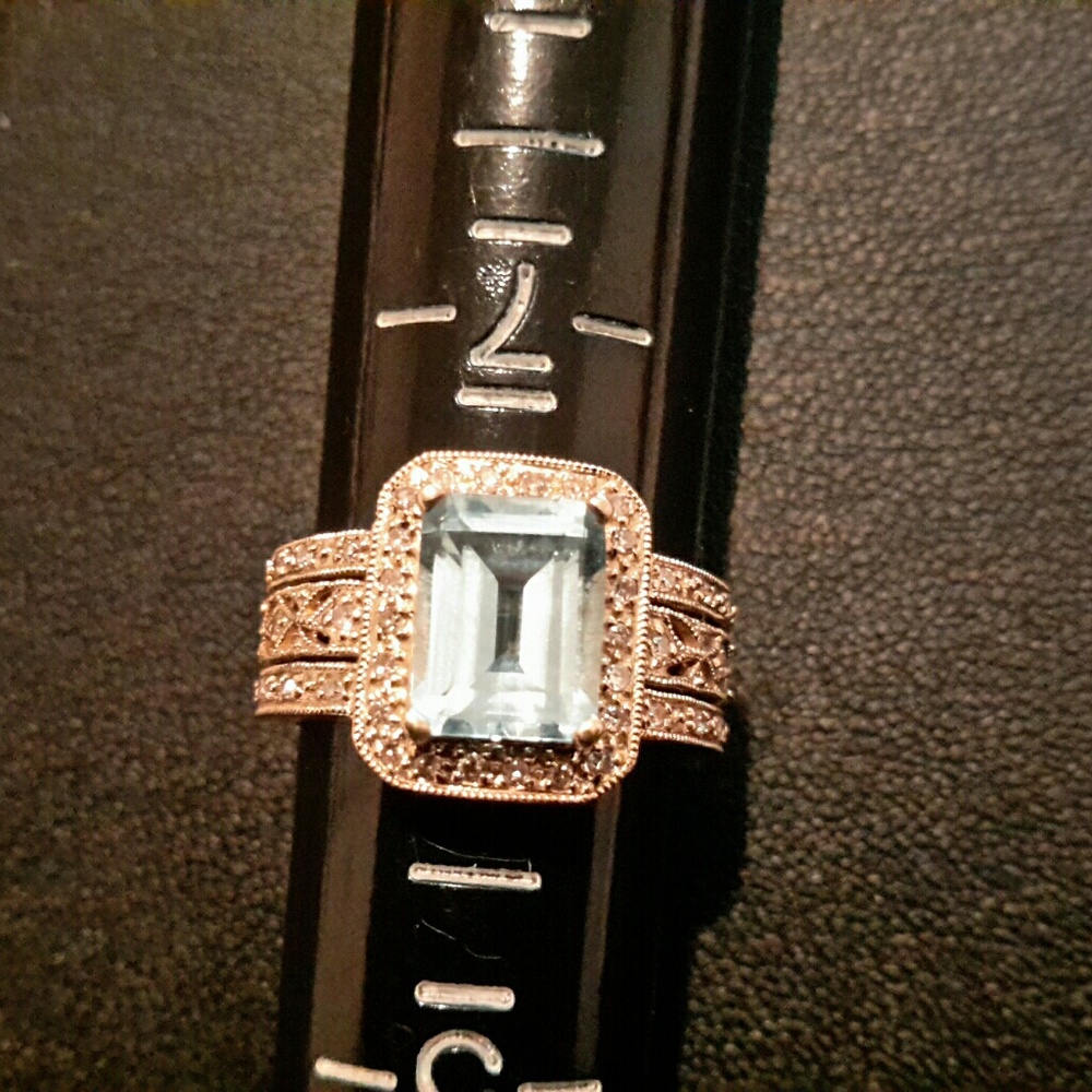 14K blue topaz diamonds ring